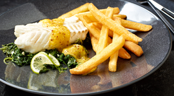 Polędwica z dorsza na szpinaku z salsą musztardowo-mango Polędwica z dorsza na szpinaku z salsą musztardowo-mango