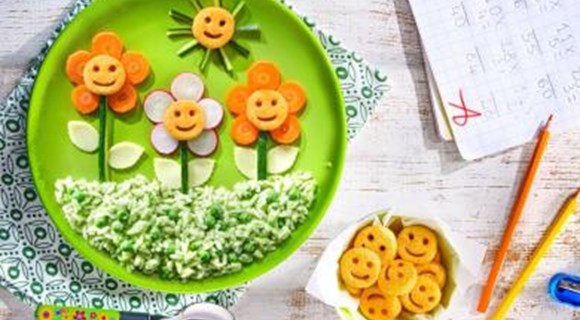 Ryż z groszkiem i kwiatami z warzyw Ryż z groszkiem i kwiatami z warzyw